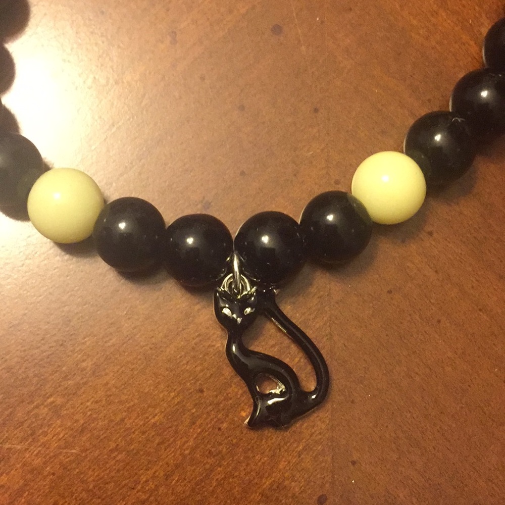 Avon Spooky nights stretch bracelet
